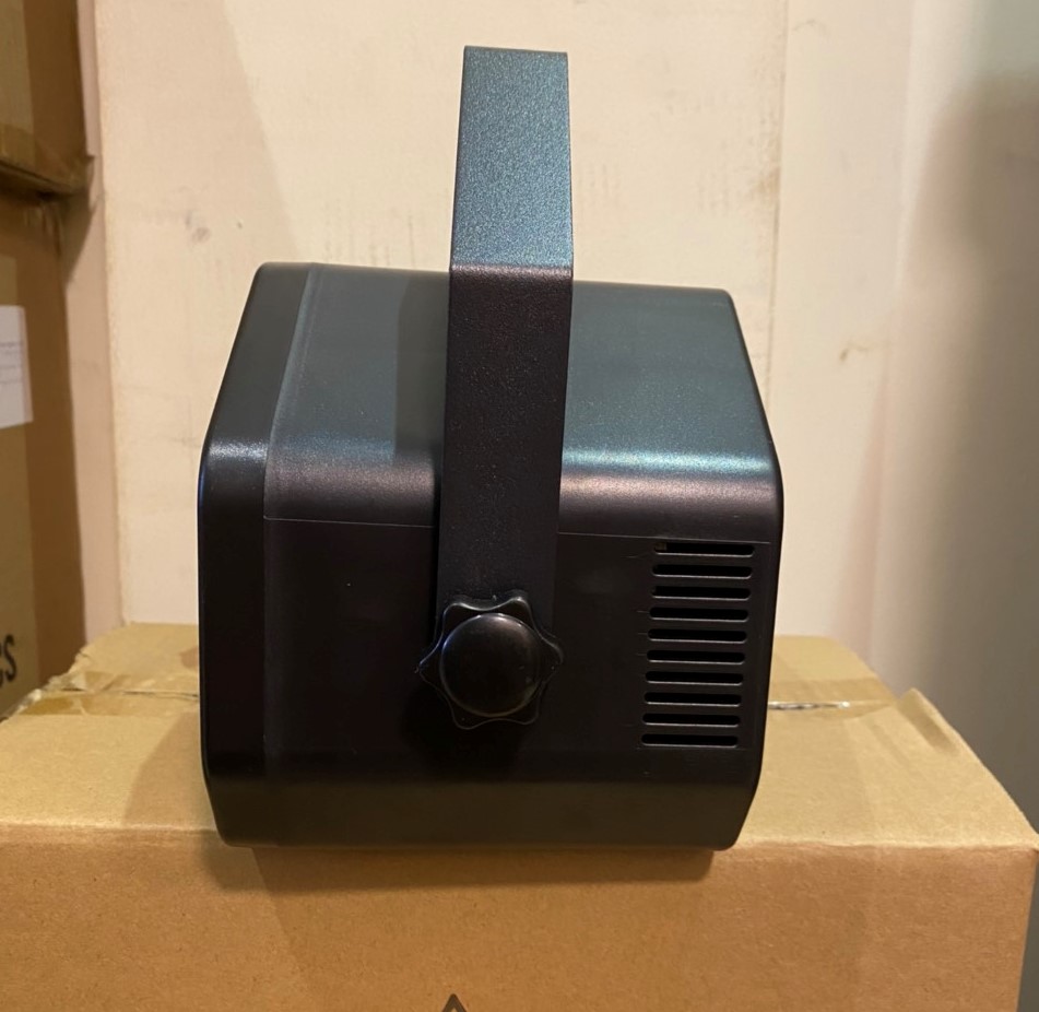 ĐÈN BAY PHÒNG LASER 4 IN 1 SIÊU SÁNG - DÙNG TRONG KARAOKE GIA ĐÌNH , PARTY , DISCO {GTP]
