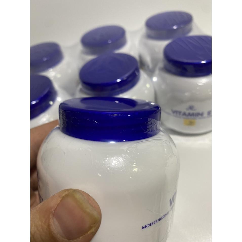 Kem dưỡng ẩm Vitamin E Thái Lan 200ml