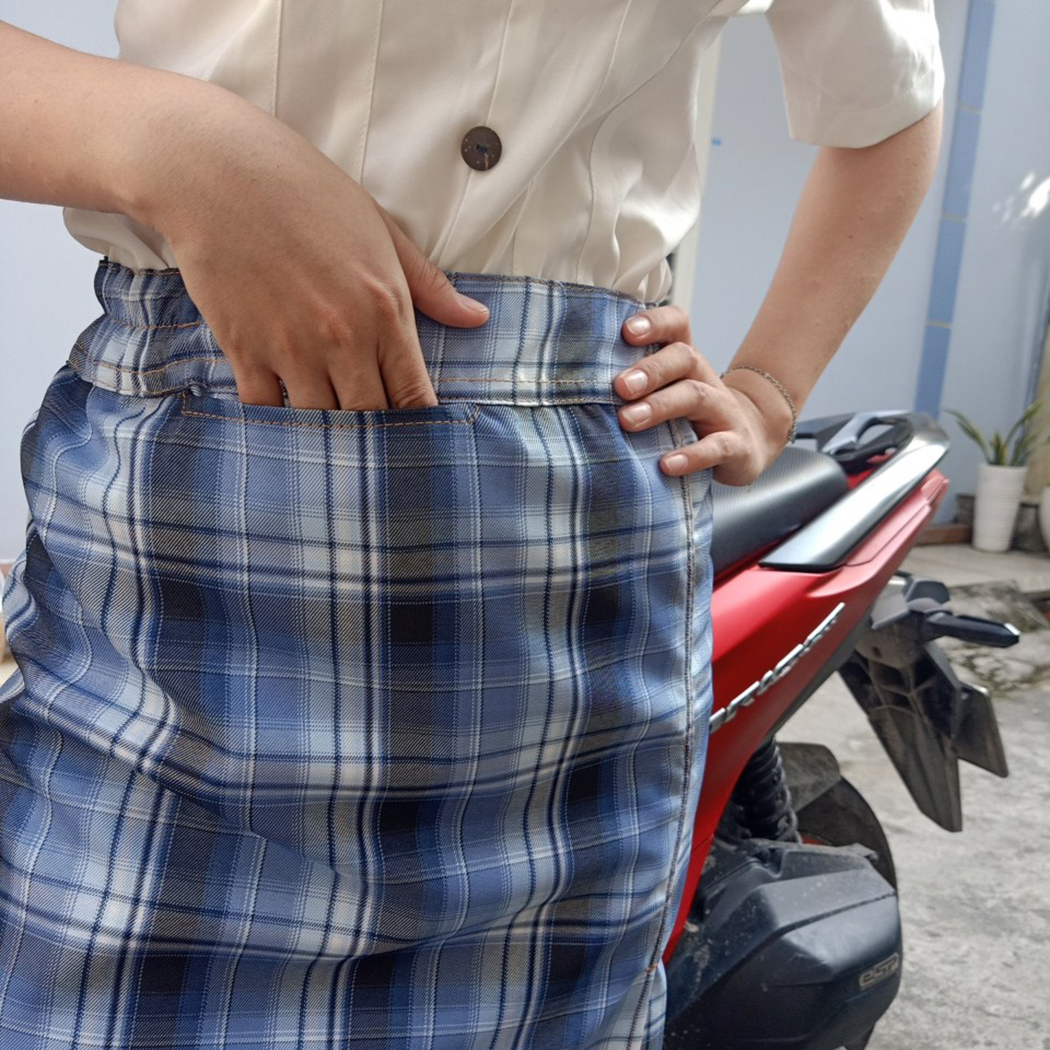 Váy Chống Nắng Kaki Chất Vải Mềm Mại Kiểu Dáng Xẻ Tà Thời Trang Có Nút Bấm