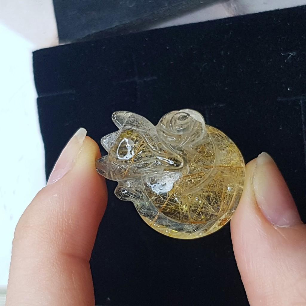 VÒNG CỔ CỬU VỸ HỒ LY TRÒN NGỒI ÔM HOA MÀU VÀNG 38