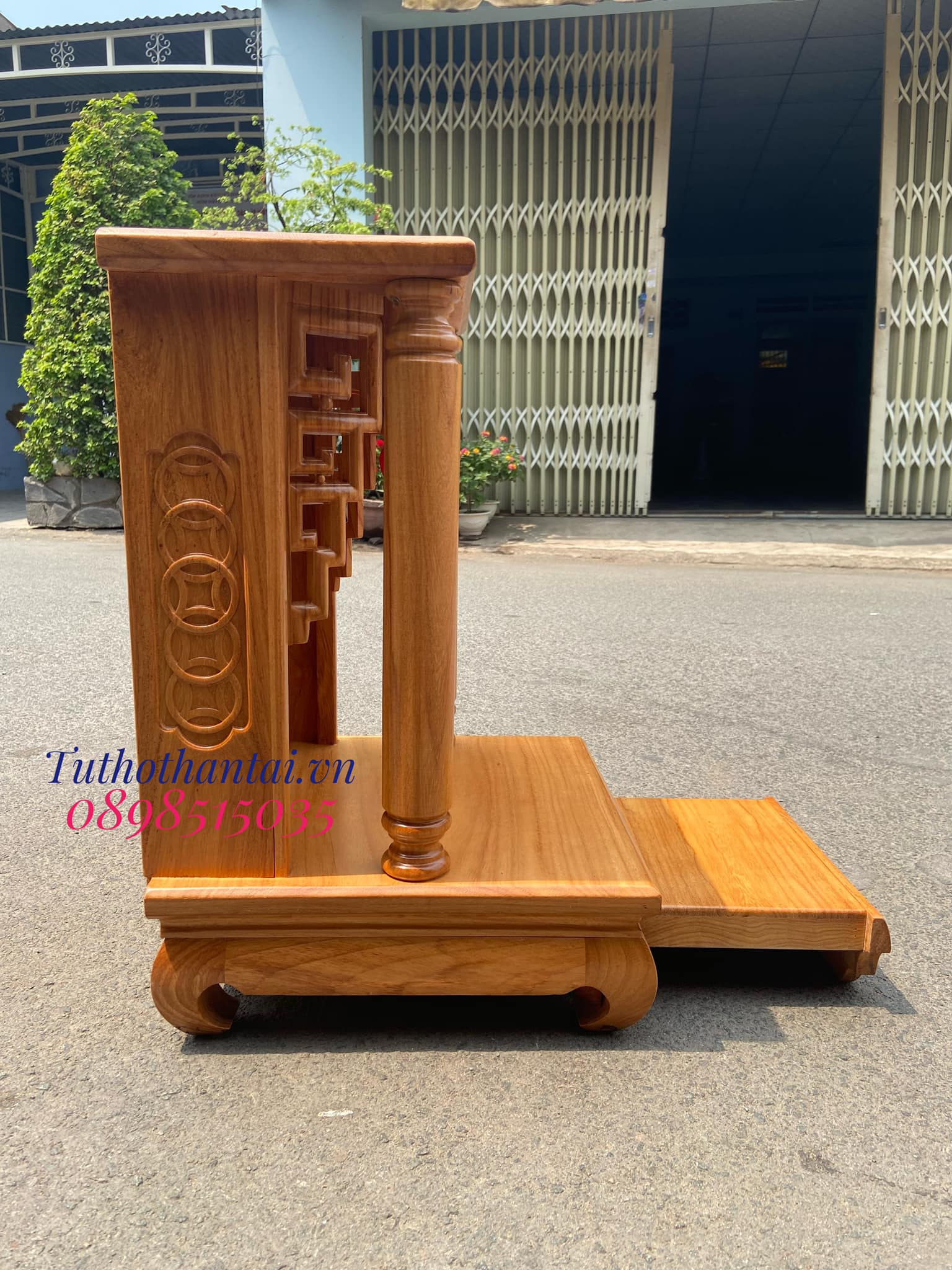 Bàn thờ thần tài ông địa gỗ Gõ Đỏ cột Tròn trơn