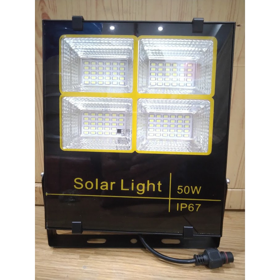 Đèn chuyên dụng năng lượng mặt trời dạng pha 50w - Solar light