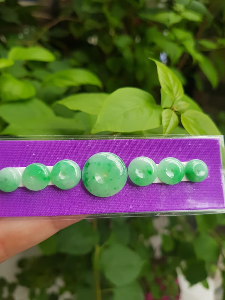 Bộ Trang Sức Lắc Tay Gồm Dãy 7 Đồng Tiền Xanh lớn nhỏ đều quá đẹp Chất liệu đá cẩm thạch tự nhiên mệnh mộc hỏa thủy Nữ bọc vàng làm lắc tay đeo rất đẹp tuyệt vời ạ