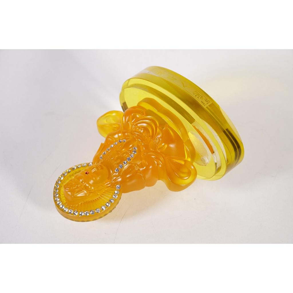 Tượng Quan Thế Âm Bồ Tát lưu ly vàng 2 mặt đế kính hào quang kim sa đặt xe ô tô cao cấp - Cao 13cm, có lỗ nước hoa
