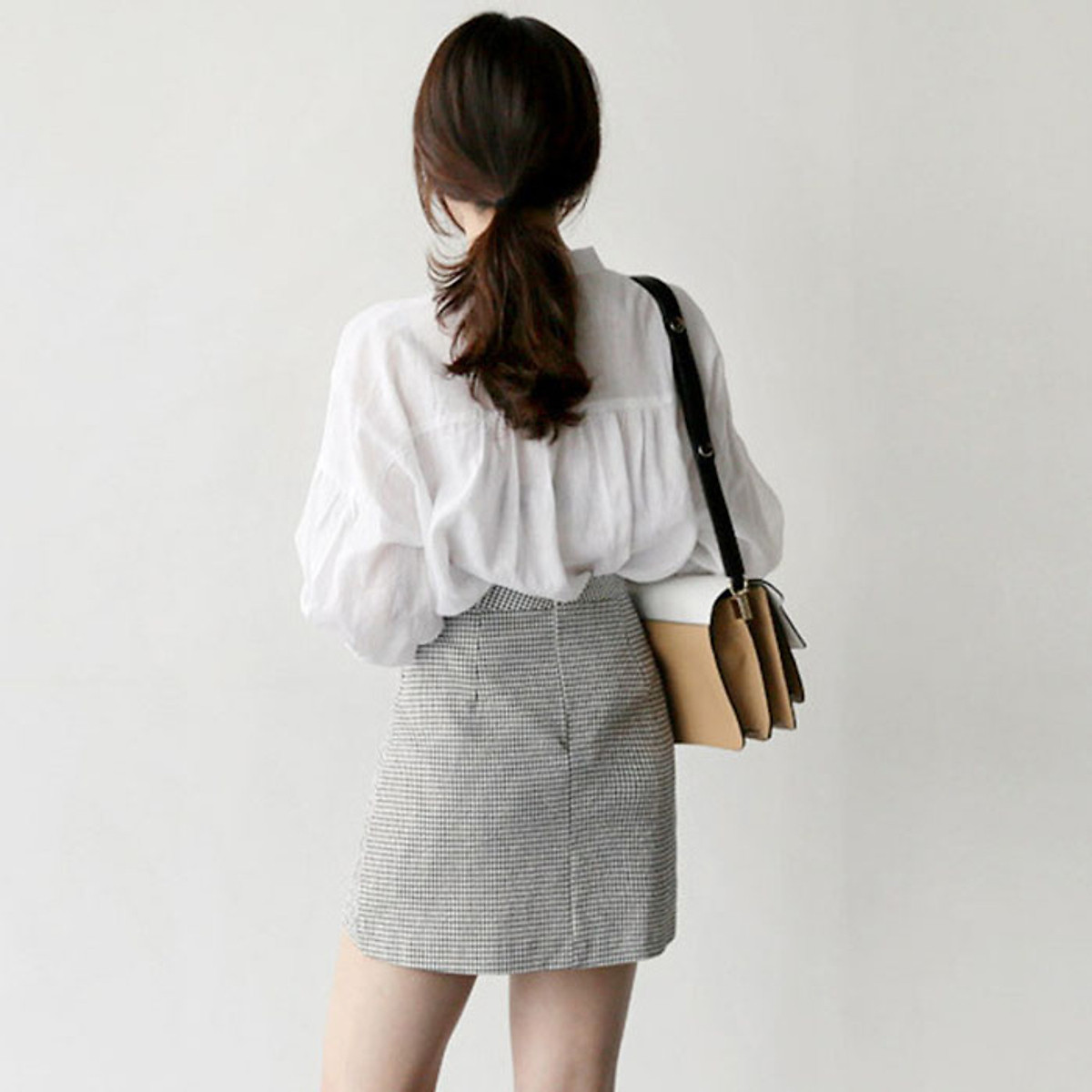 Áo sơ mi Linen nữ cổ tàu tay bồng trẻ trung - Trắng