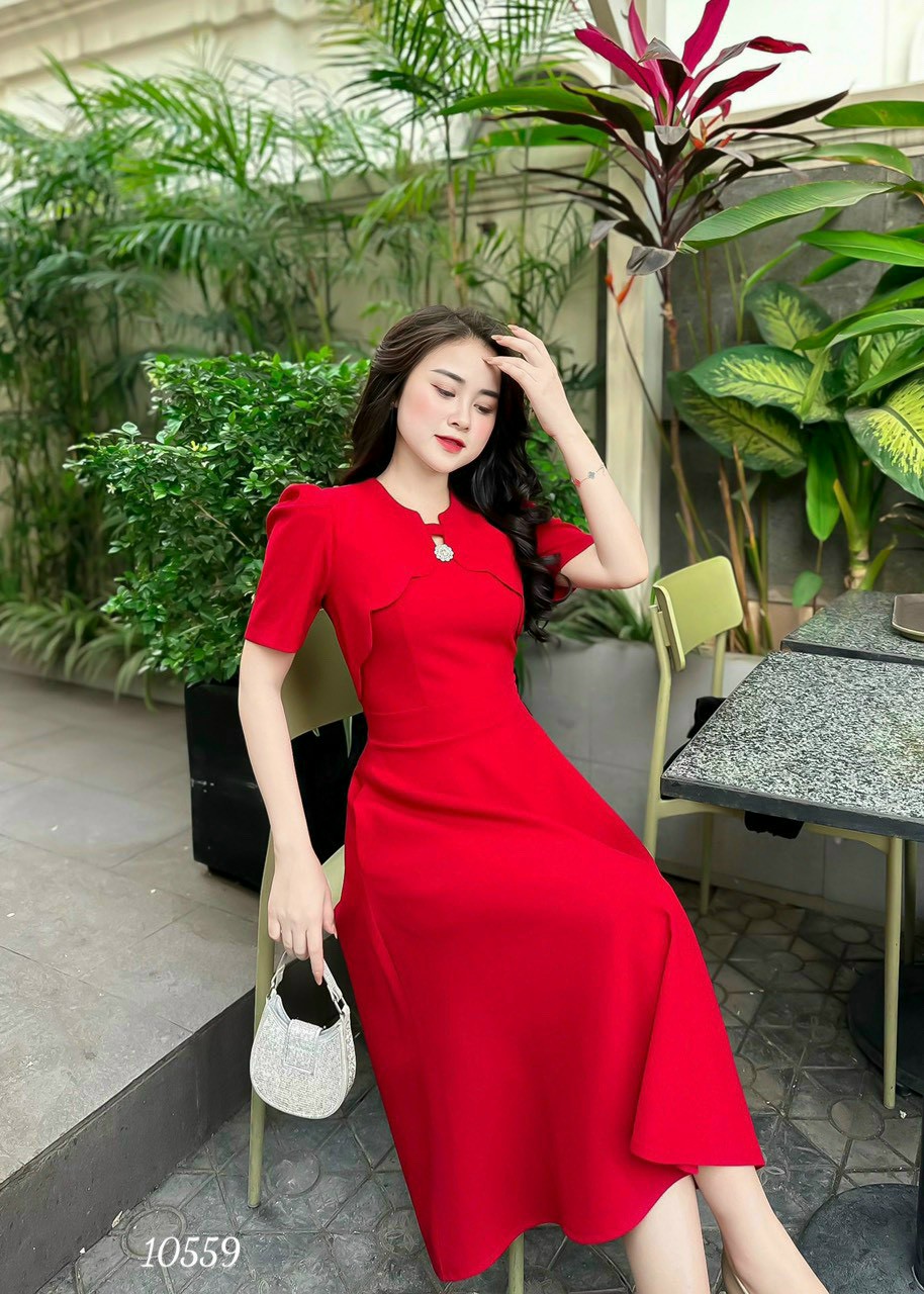 Đầm váy nữ dự tiệc dạo phố cổ vuông cách điệu ngực đỏ đen nâu thanh lịch