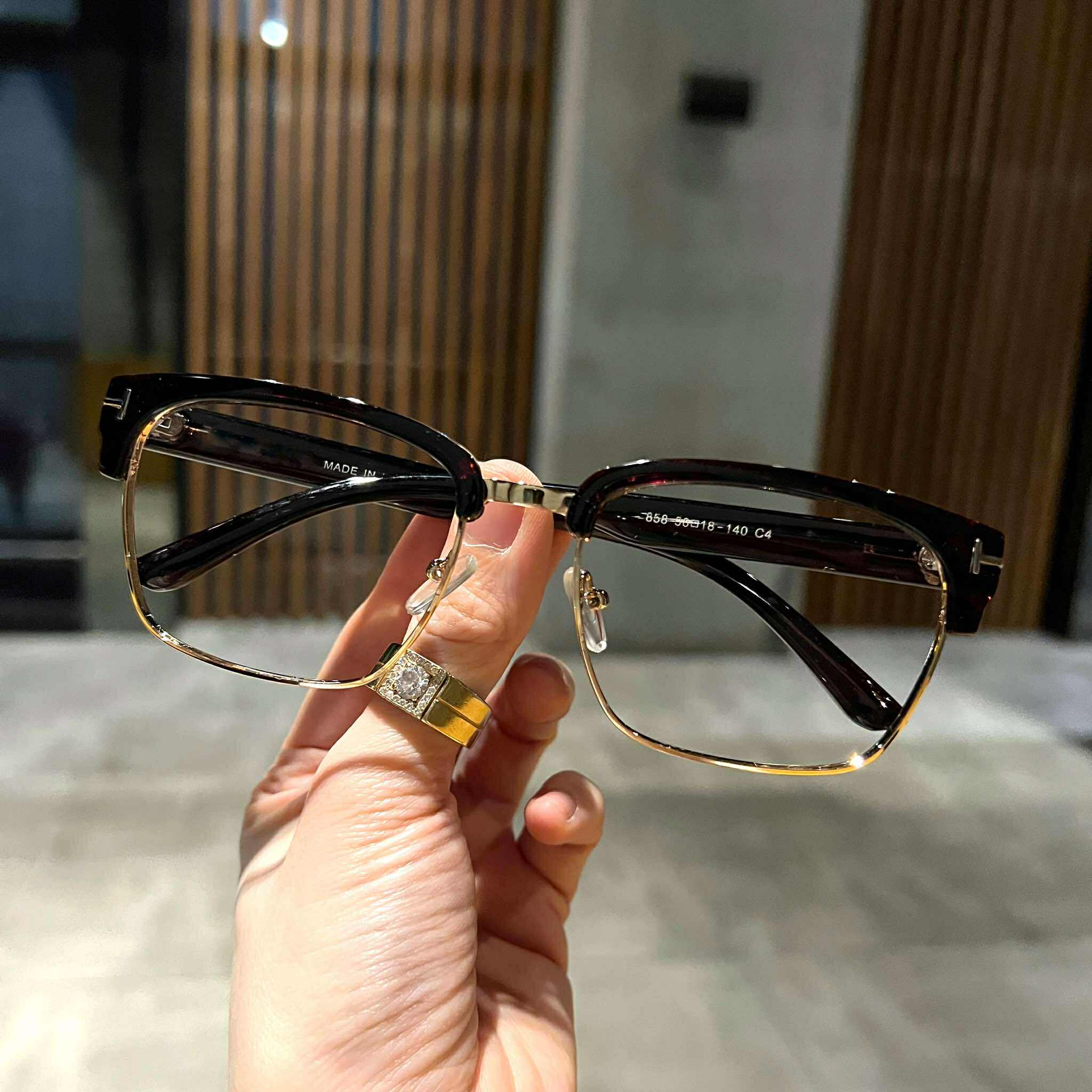 Kính mắt đi đường Mắt vuông nửa viền dáng basic cho nam