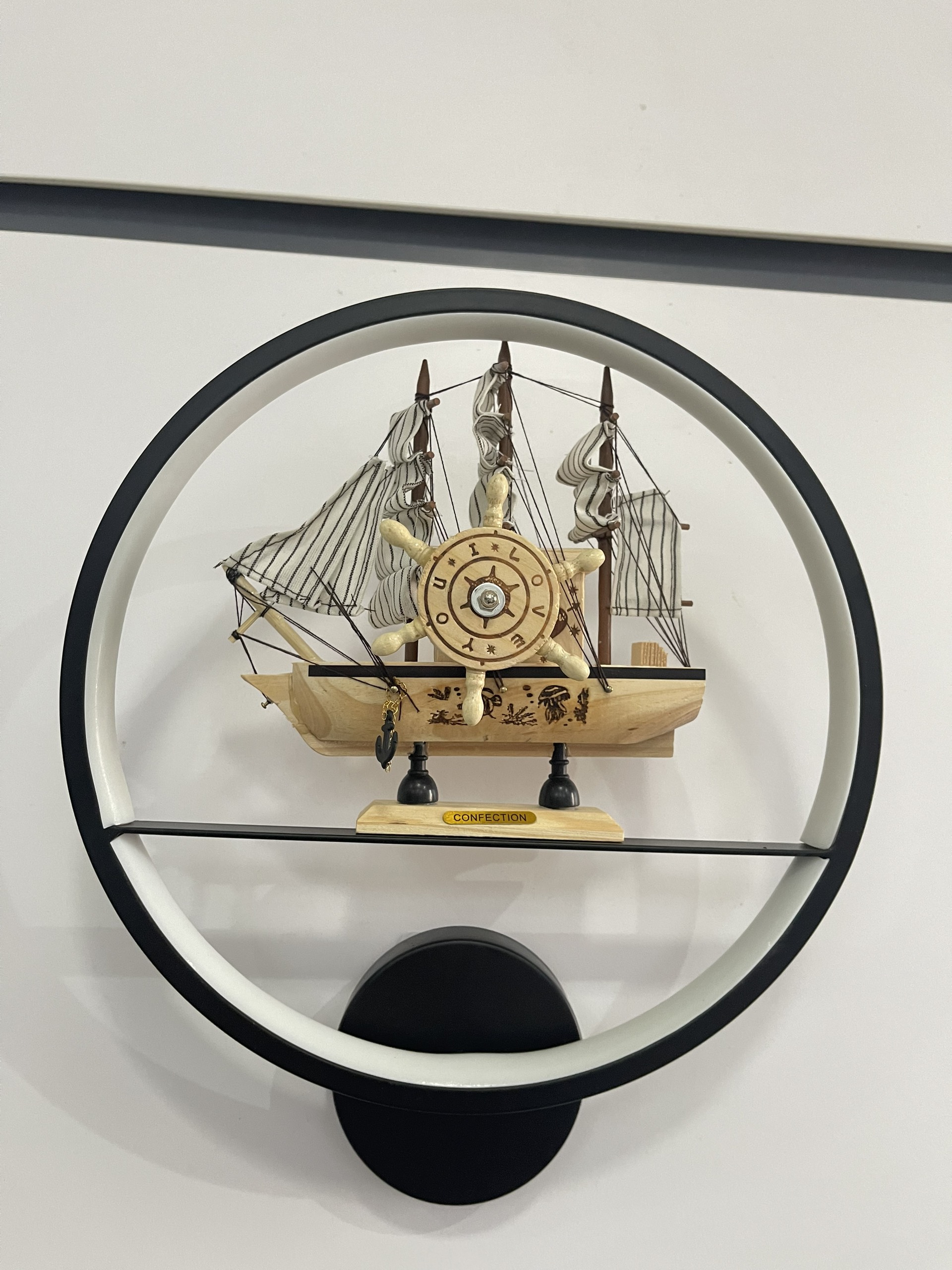 Đèn tường THERO con thuyền phong cách hiện đại với 3 chế độ ánh sáng.