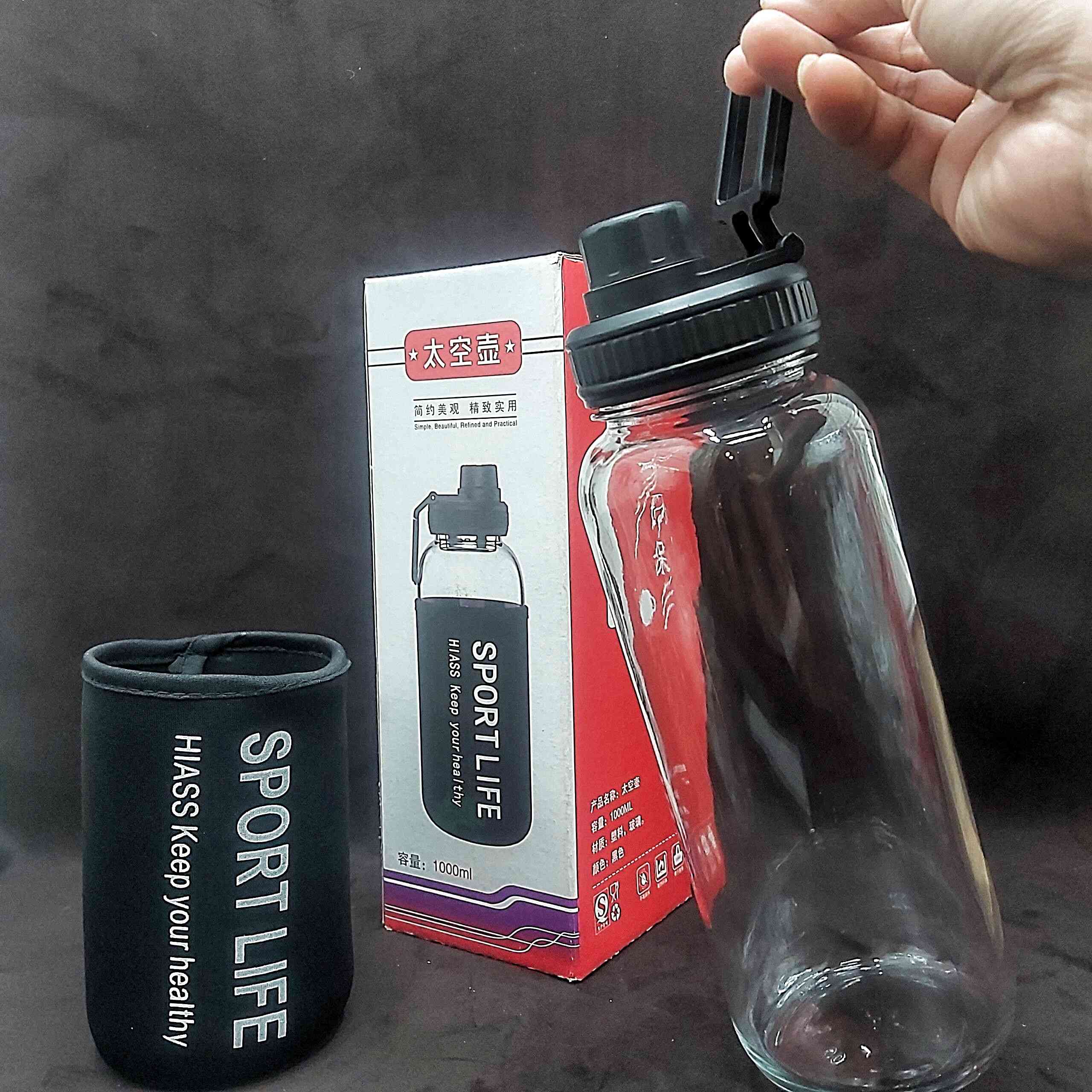 Combo 2 Chai Thủy Tinh đựng nước 1000ml SPORT LIFE - Nắp nhựa đen có quai, gioăng cao su – tặng kèm túi vải Spandex