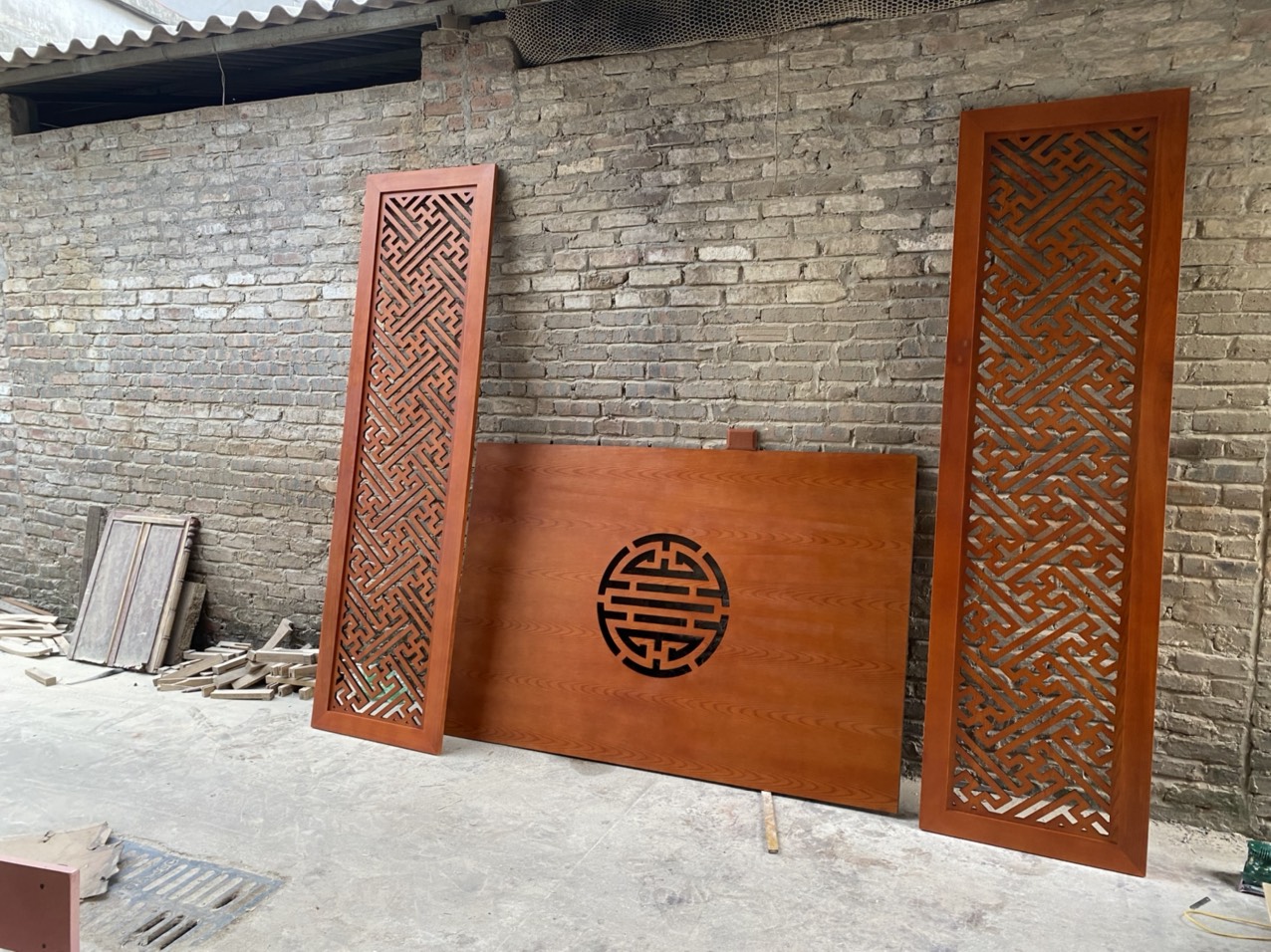 Vách Ngăn Phòng Thờ CNC