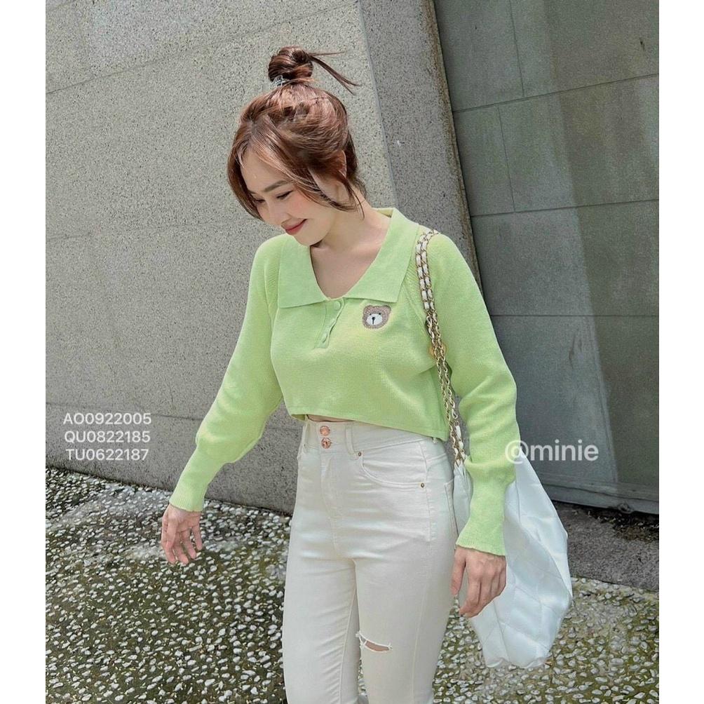 [L2M] Áo len nữ Montoghi dệt kim cổ bẻ TAY DÀI dáng CROPTOP thêu logo GẤU phong cách Hàn Quốc xinh xắn