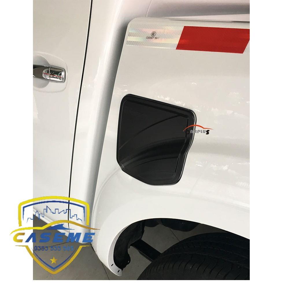 Navara,Ốp nắp bình xăng Nissan Navara màu đen, bạc