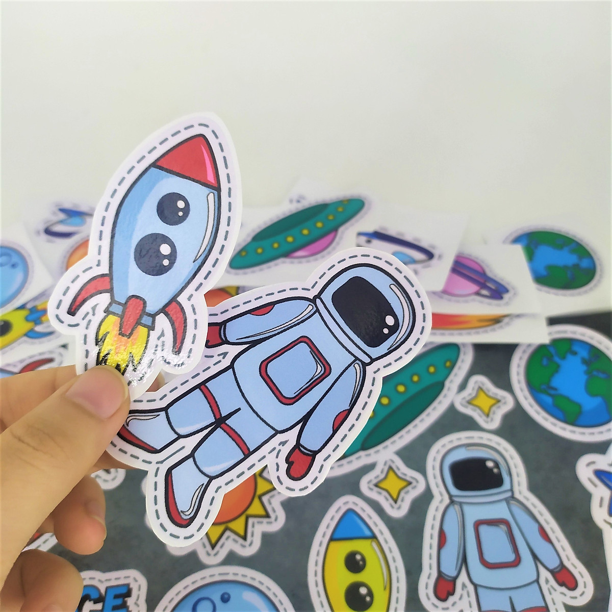 Miếng Sticker Dán Mũ Bảo Hiểm, Vali, Đàn Ukulele, Lap Top, Xe Đạp, Trang Trí Phòng