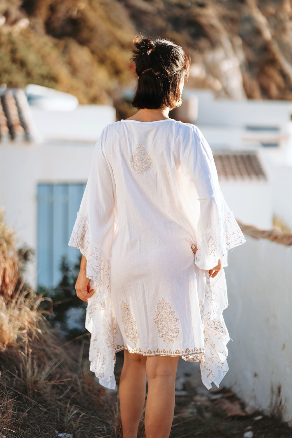 Áo Khoác Đầm Trắng Ánh Kim Cotton Isla Bonita