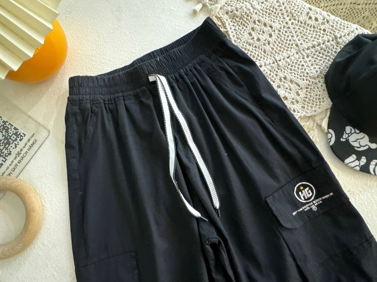 Quần Kaki bé trai dáng lửng size đại 7-14 tuổi túi hộp in chữ A và HG vải mềm kiểu dáng khỏe khắn thời trang