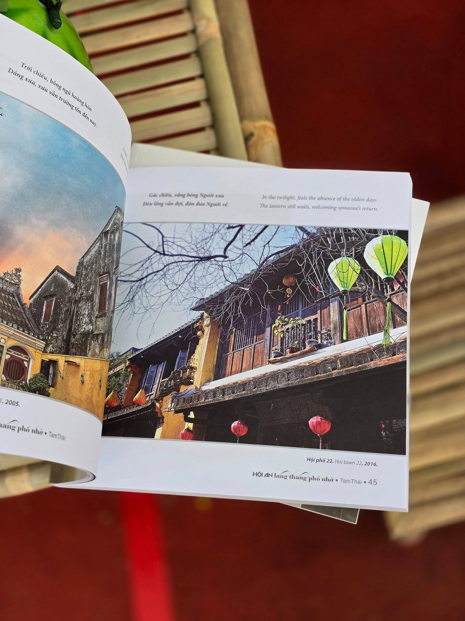 Sách - Hội An Lang Thang Phố Nhớ-Hình Ảnh Và Ký Ức - HoiAn Wandering Through The Town Of Memories-Art Photos And Memory Notes