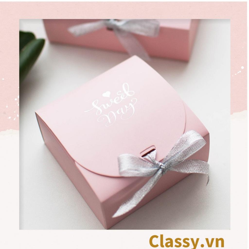 Hộp giấy đựng bánh tráng miệng, bánh kẹo, quà tặng thắt dây Ruy băng Classy tự gấp Q628