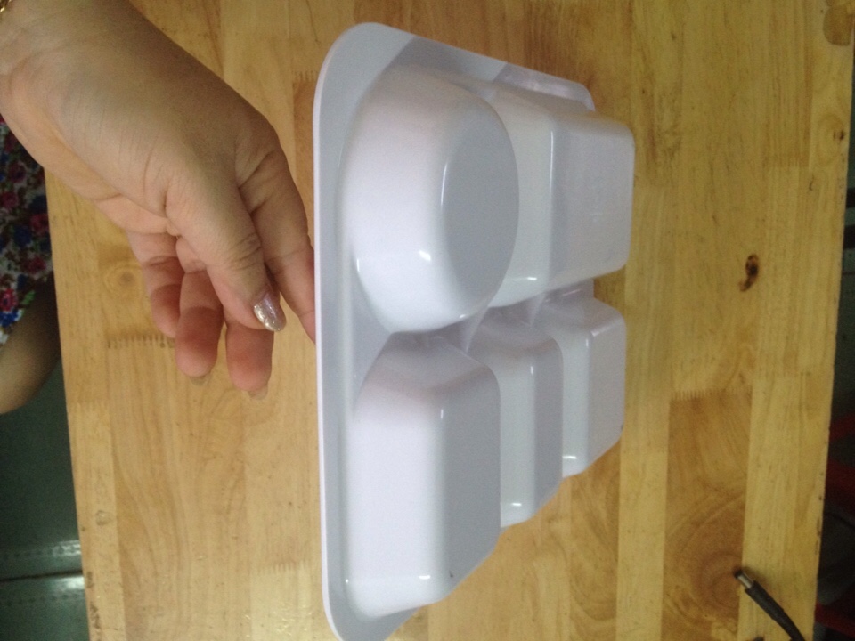 Khay nhựa melamine đựng cơm dành học sinh mầm non 29,5 × 24,5 × 4 cm cao - không nắp đậy