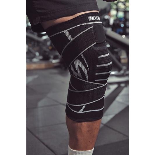 Băng đầu gối Nevor BDG04 có đai quấn tuỳ chỉnh giúp bảo vệ khớp gối, giảm thiểu căng cơ, chấn thương dây chằng.