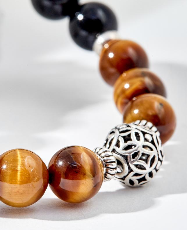 Vòng tay mắt hổ charm đồng tiền Ngọc Quý Gemstones