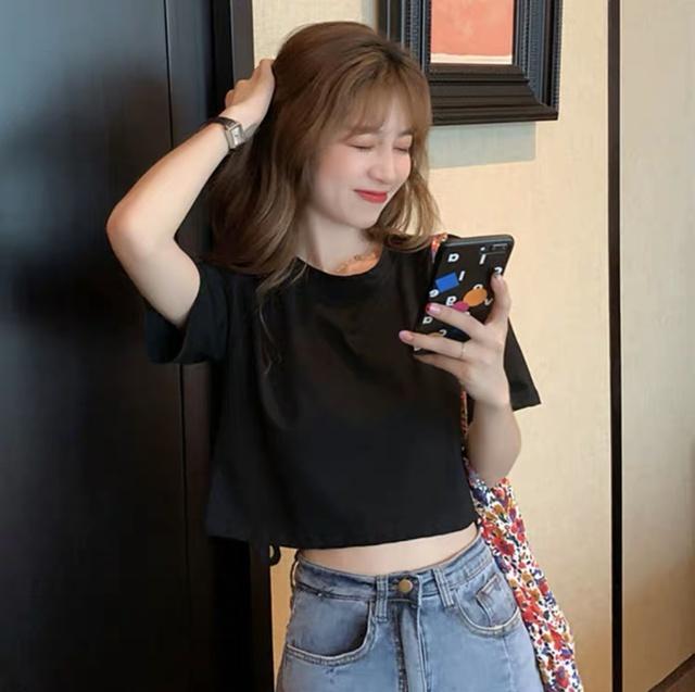 Croptop cổ tròn