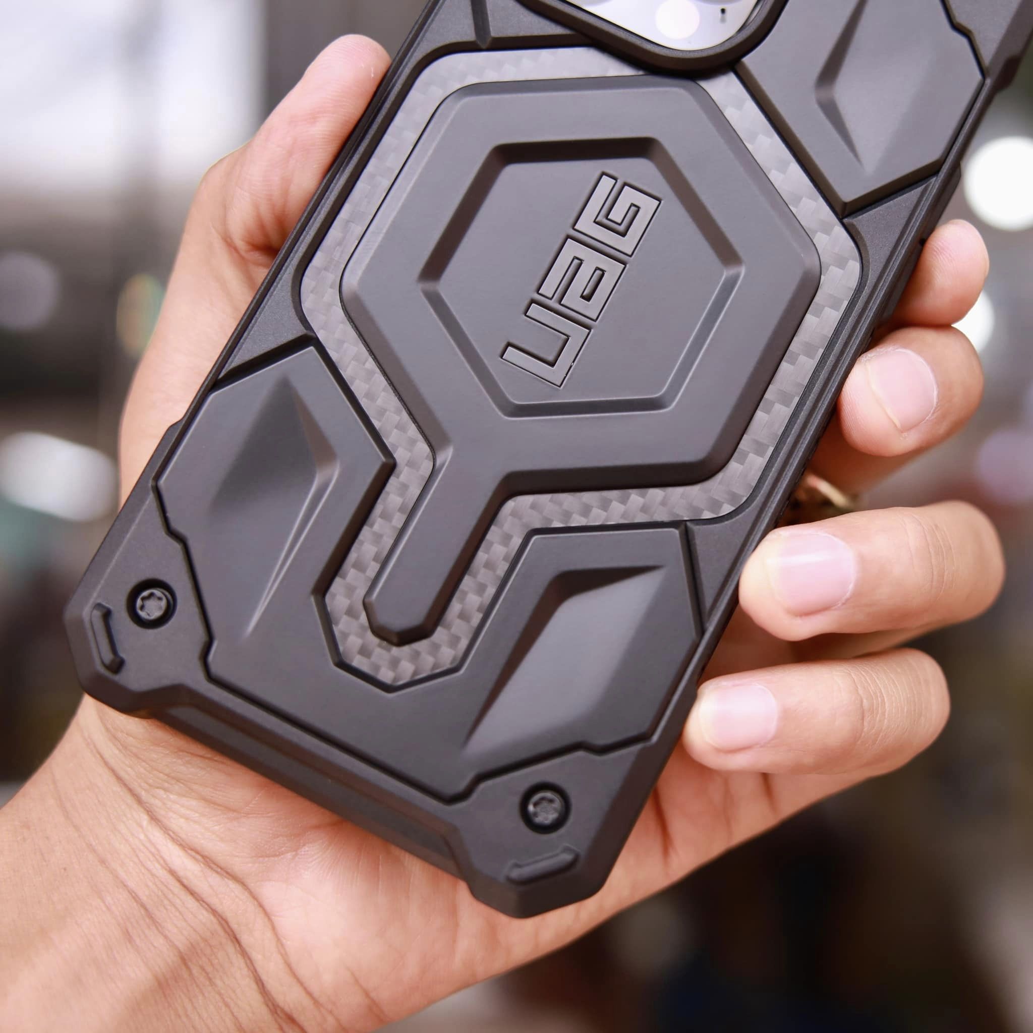 Ốp lưng UAG Monarch Pro Kevlar Magnetic iPhone 14 Pro/14 Pro Max - Hàng Chính Hãng
