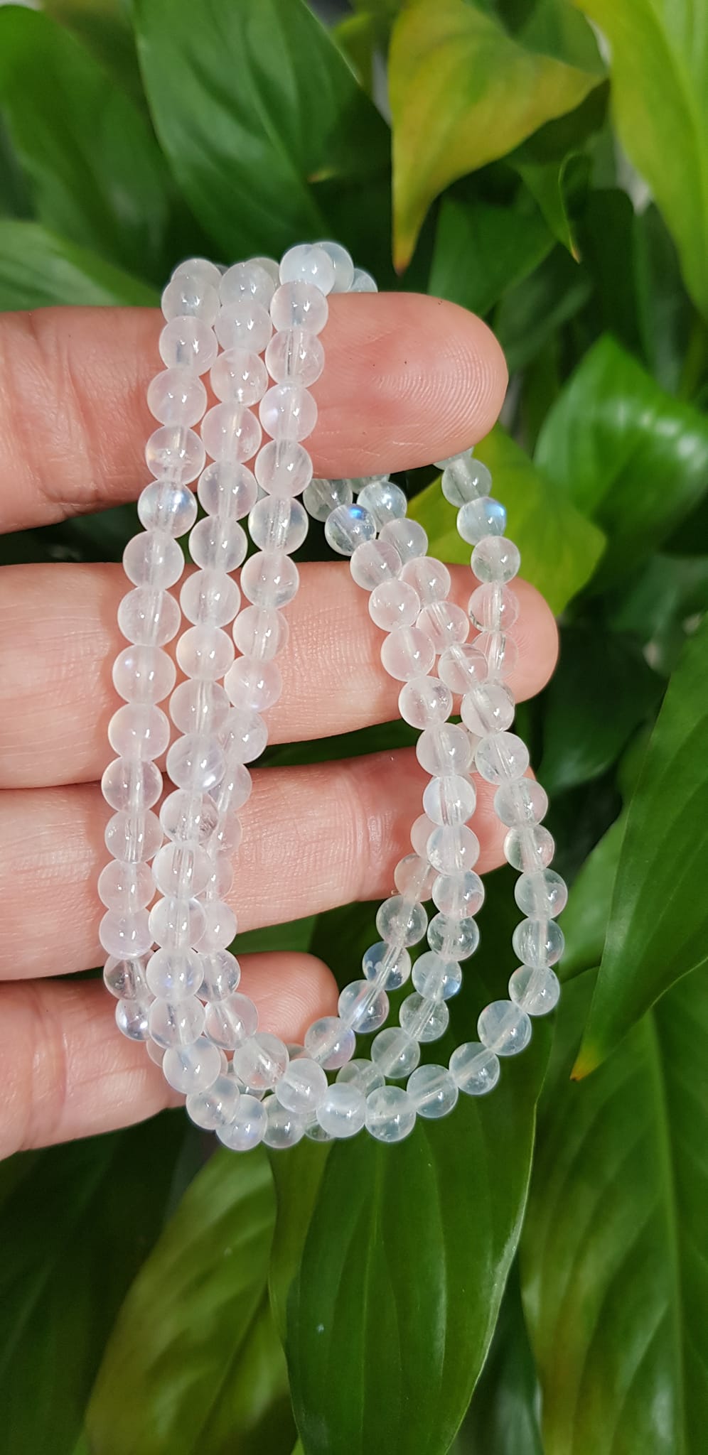 Vòng tay nữ moon vip quấn 3 vòng trắng ánh xanh nhẹ size hạt 5mm hợp nữ mệnh kim mệnh thuỷ đeo đẹp may mắn tốt sức khỏe công việc ạ