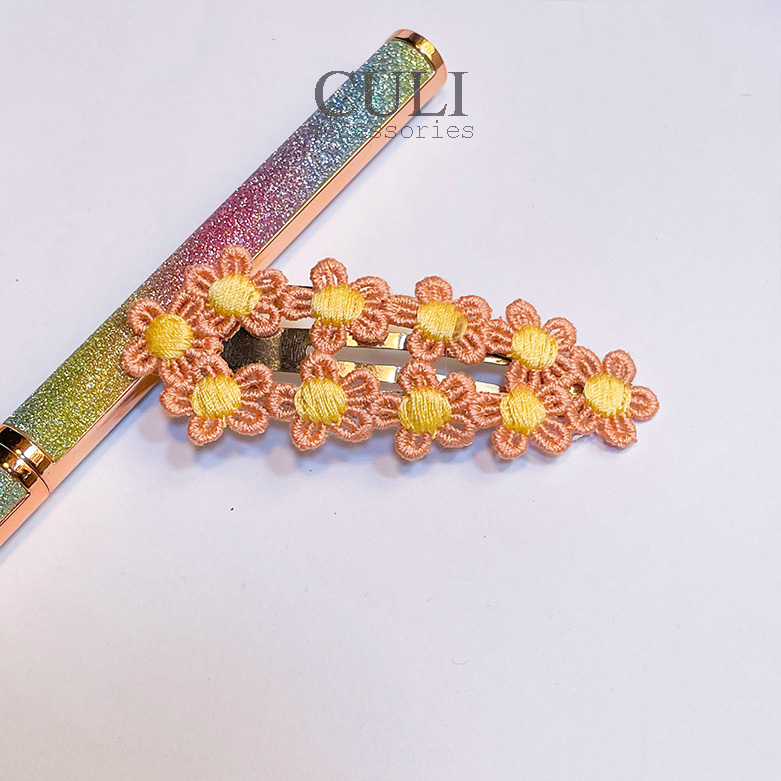 Kẹp tóc nữ họa tiết hoa thêu nhiều màu xinh xắn, dễ thương - Culi accessories