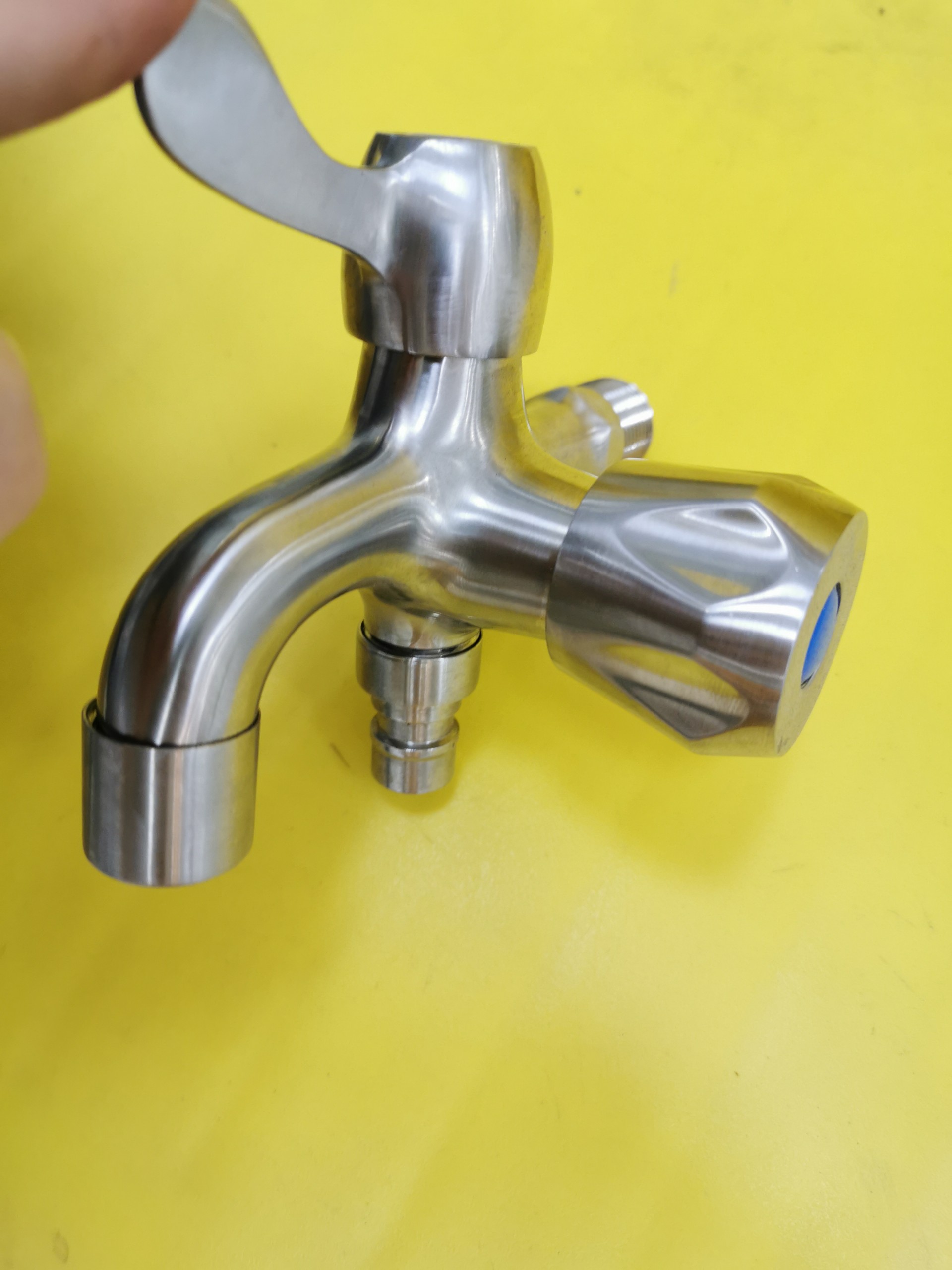 CỦ SEN LẠNH INOX 304 XƯỚC MỜ