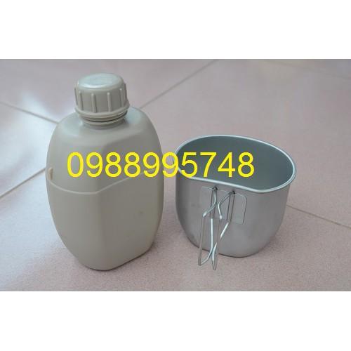 BÌNH NƯỚC NHỰA VÀ CA INOX CÓ QUAI XẾP