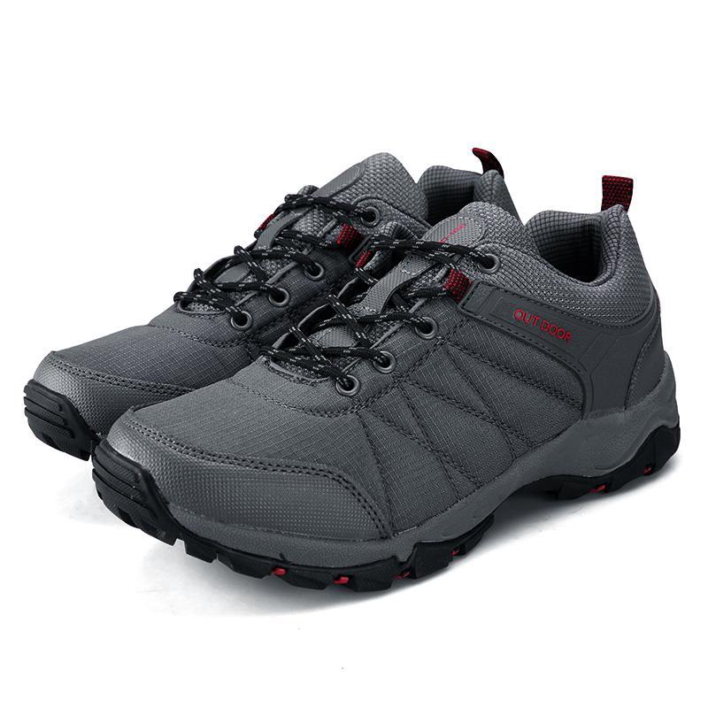 Giày boots leo núi chống trượt