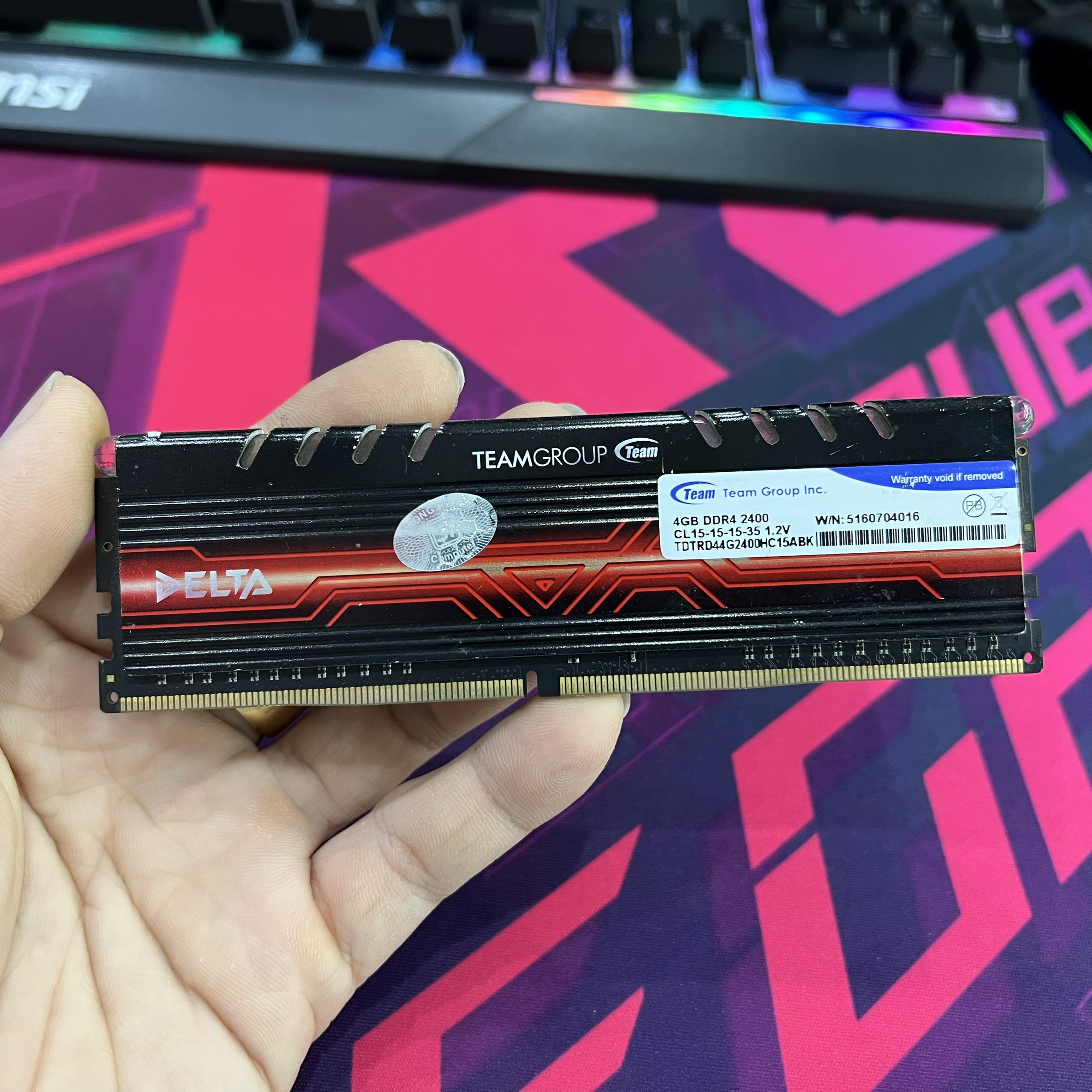 Ram Teamgroup Delta 4GB DDR4 2400 Tản Nhiệt Led Đỏ - Hàng chính hãng