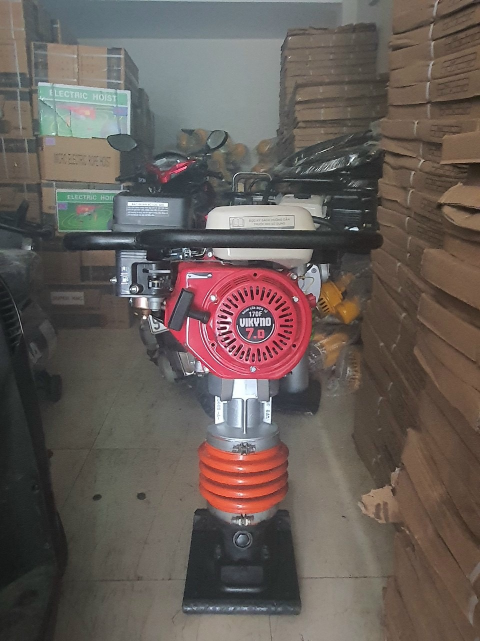 Đầm cóc đầu nổ Vikyno 7hp