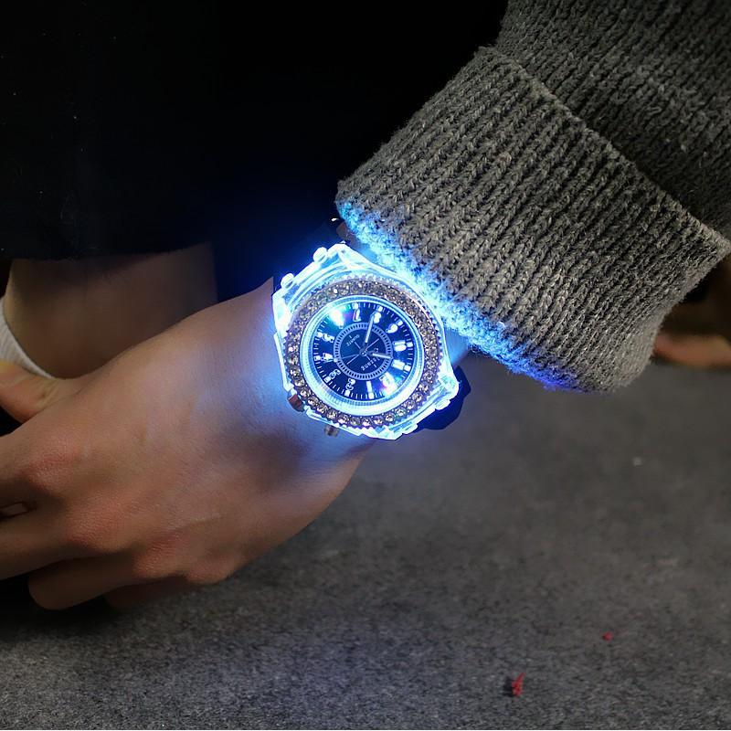 Đồng hồ LED nam nữ phát sáng cực đẹp