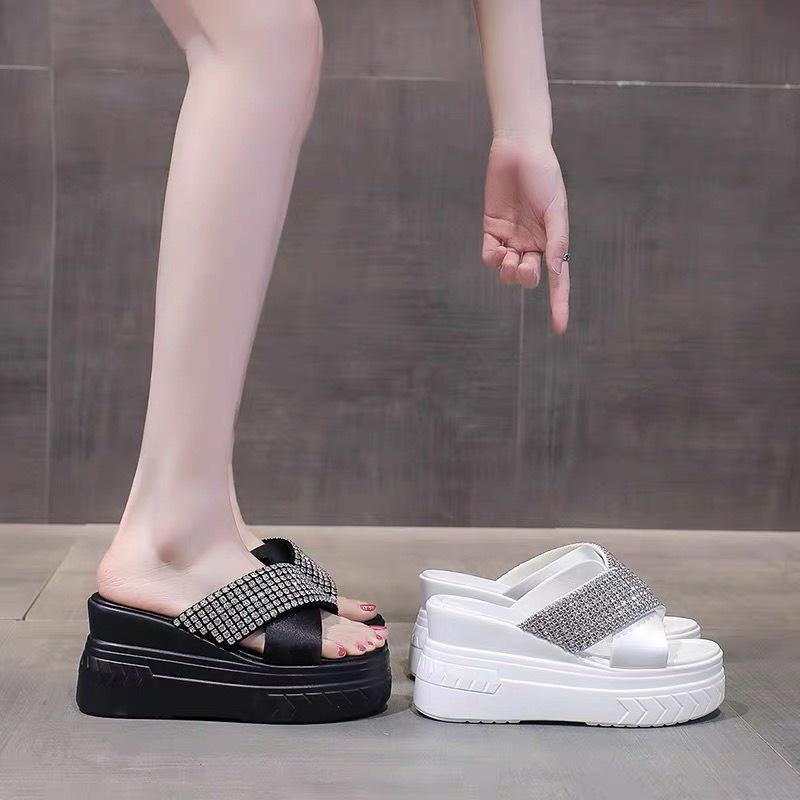 Dép xuồng nữ đế cao 7 phân quai đá chéo