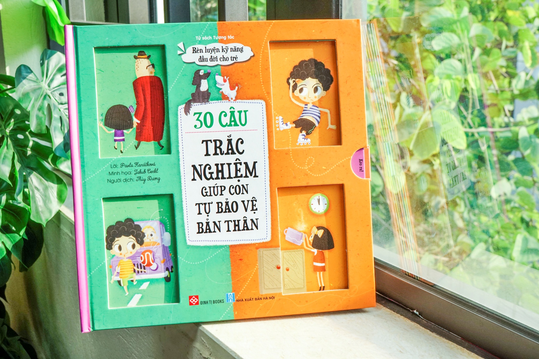 Sách Tương Tác - Rèn Luyện Kỹ Năng Đầu Đời Cho Trẻ - 30 Câu Trắc Nghiệm Giúp Con Văn Minh Lịch Sự & Tự Bảo Vệ Bản Thân