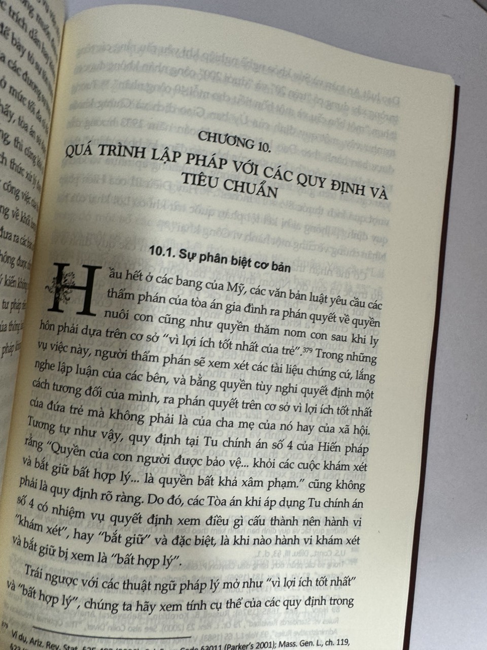 TƯ DUY NHƯ MỘT LUẬT SƯ: Một chỉ dẫn pháp luận quan trọng cho người hành nghề luật - Frederick Schauer – Khai Minh