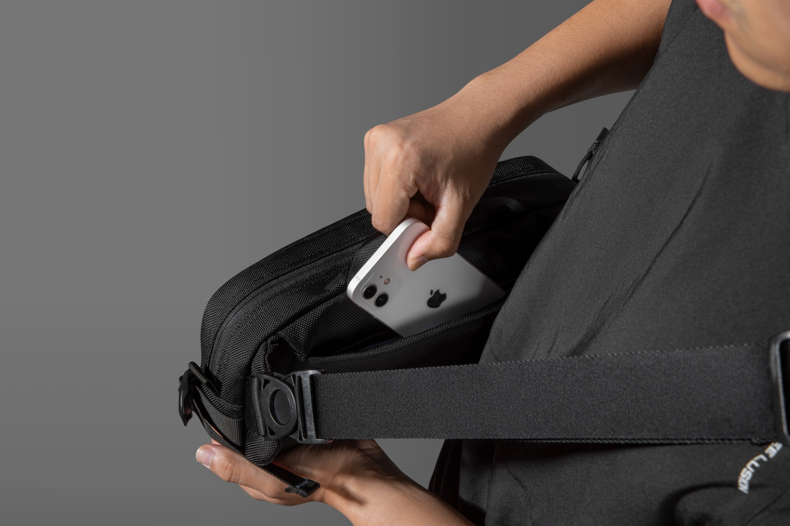 Túi Đeo Chéo Tomtoc Wander - T26 Steam Deck – Rog Ally Daily Sling Black – T26S1D1