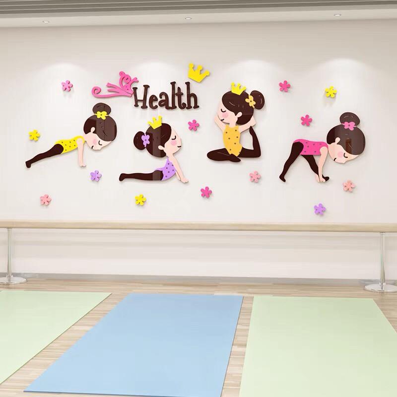 Tranh 3D mica dán tường các cô gái tập yoga, decal trang trí phòng tập thể dục dễ thương