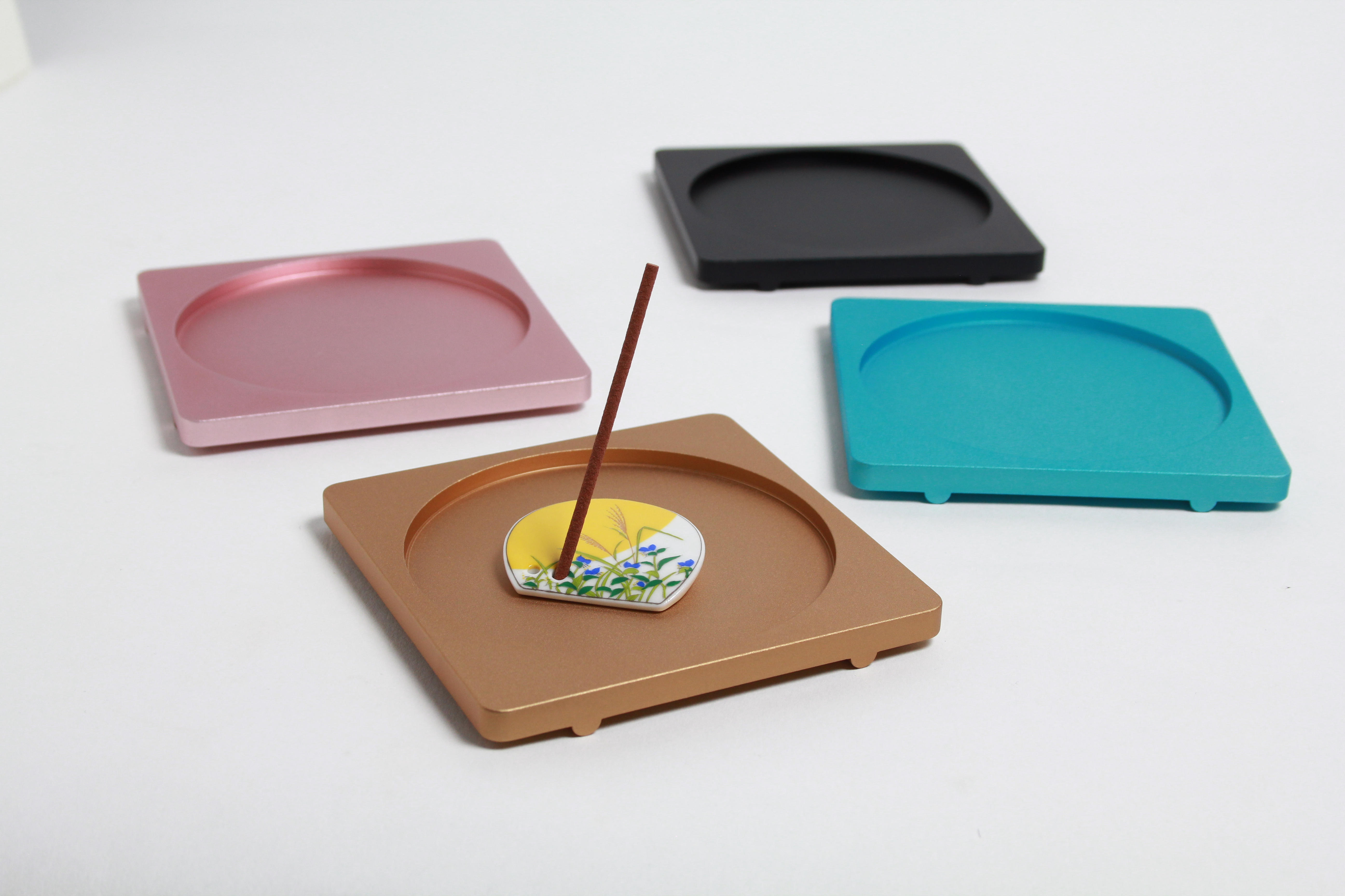 Hương thơm Nhật Bản - HươngTerra từ Đàn hương, lá trà và các thảo mộc tự nhiên