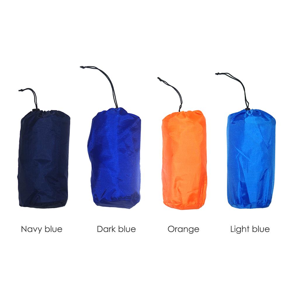 Đệm hơi có miếng lót ngủ khi đi dã ngoại