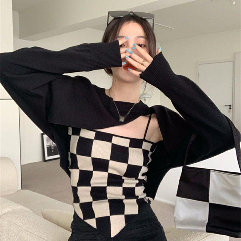 Set áo hai dây kẻ caro kèm áo choàng thiết kế hợp thời trang
