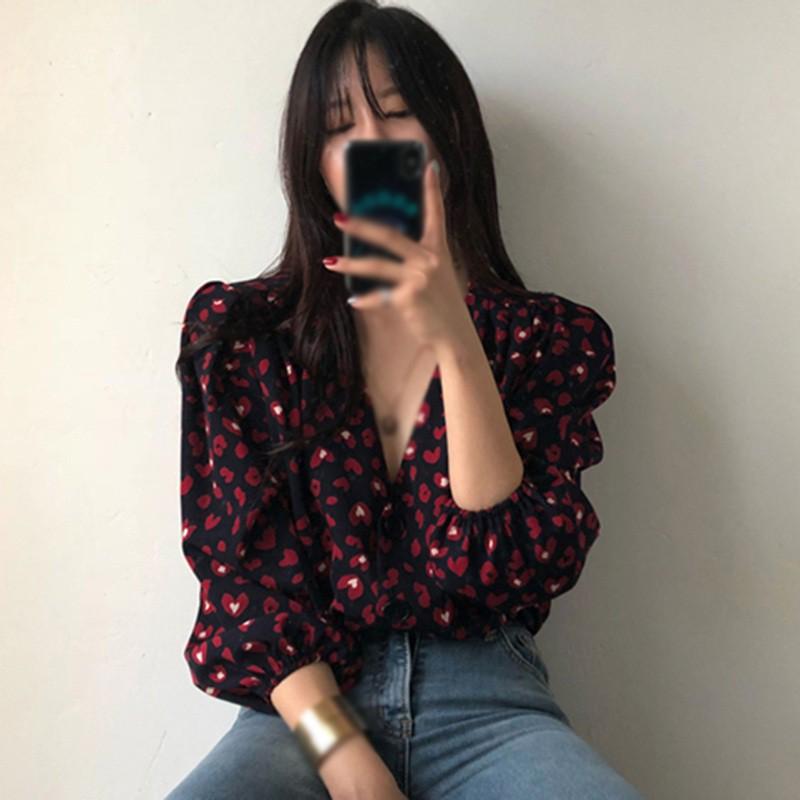Áo Nữ Tay Lửng Cổ Chữ V In Họa Tiết Trái Tim Thời Trang
