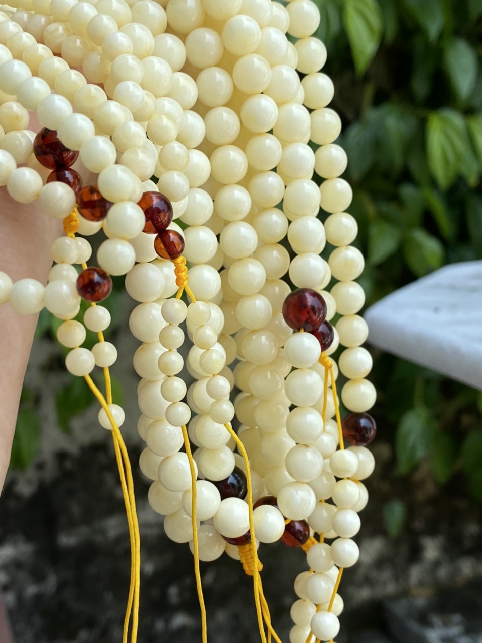 Vòng Hổ phách trắng bạch lạp - cao cấp chuỗi 108 hạt