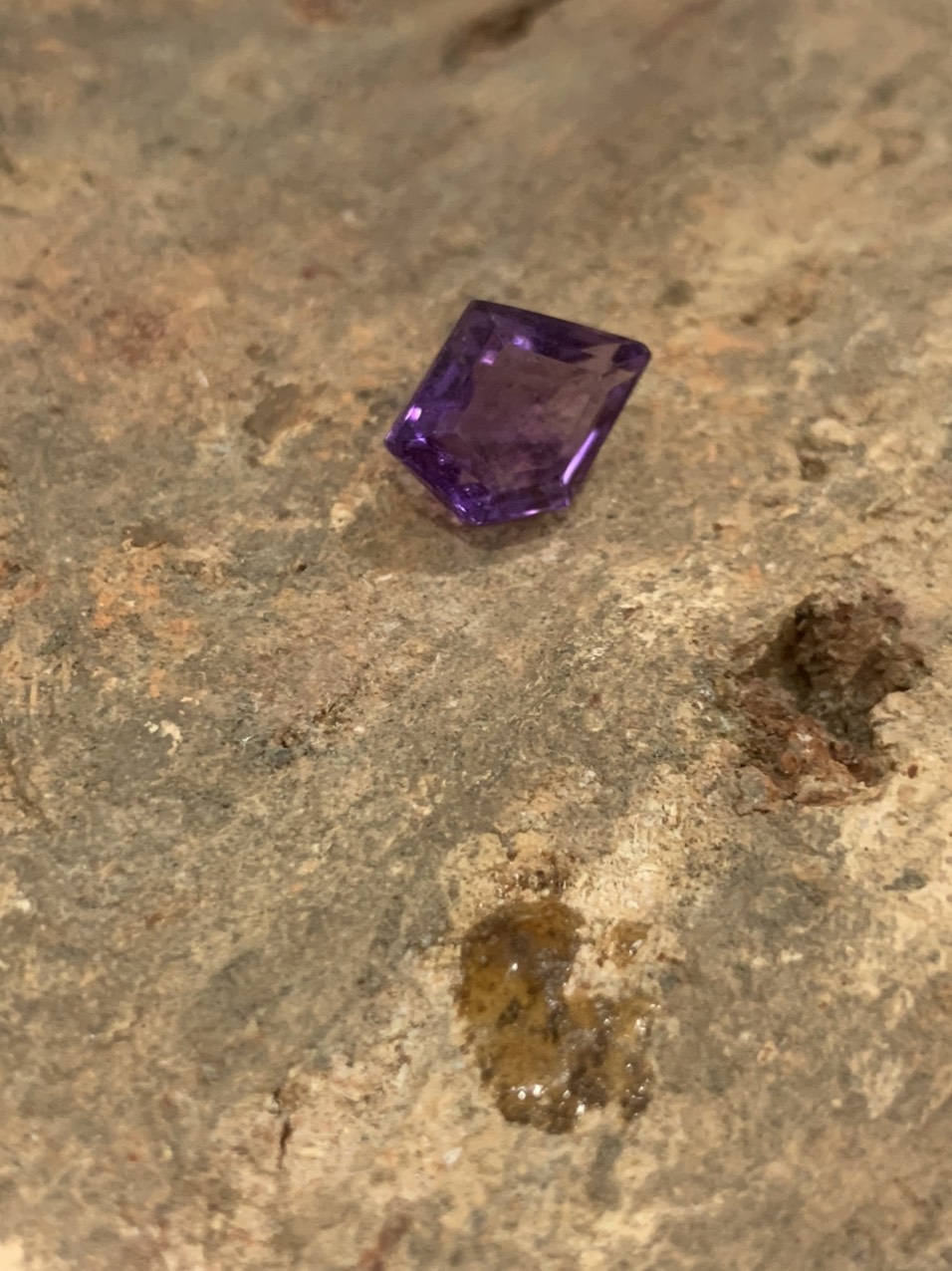 Viên đá thạch anh tím (Amethyst) thiên nhiên_HA-G000524