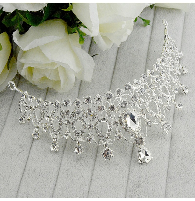 Vương Miện Cô Dâu 120 Số 1, Trang Trí Đính Đá Hình Giọt Nước Theo Họa Tiết Nghệ Thuật, Tùy Chọn Đá Trắng Trong Hoặc Màu Đỏ, Chất Liệu Khung hợp kim, Phủ Nhũ Bạc Hoặc Vàng Sang Trọng, Dùng Ghim Cài Giữ Chắc Chắn Trên Tóc Khi Sử Dụng, Dễ Kết Hợp Với Các Kiể