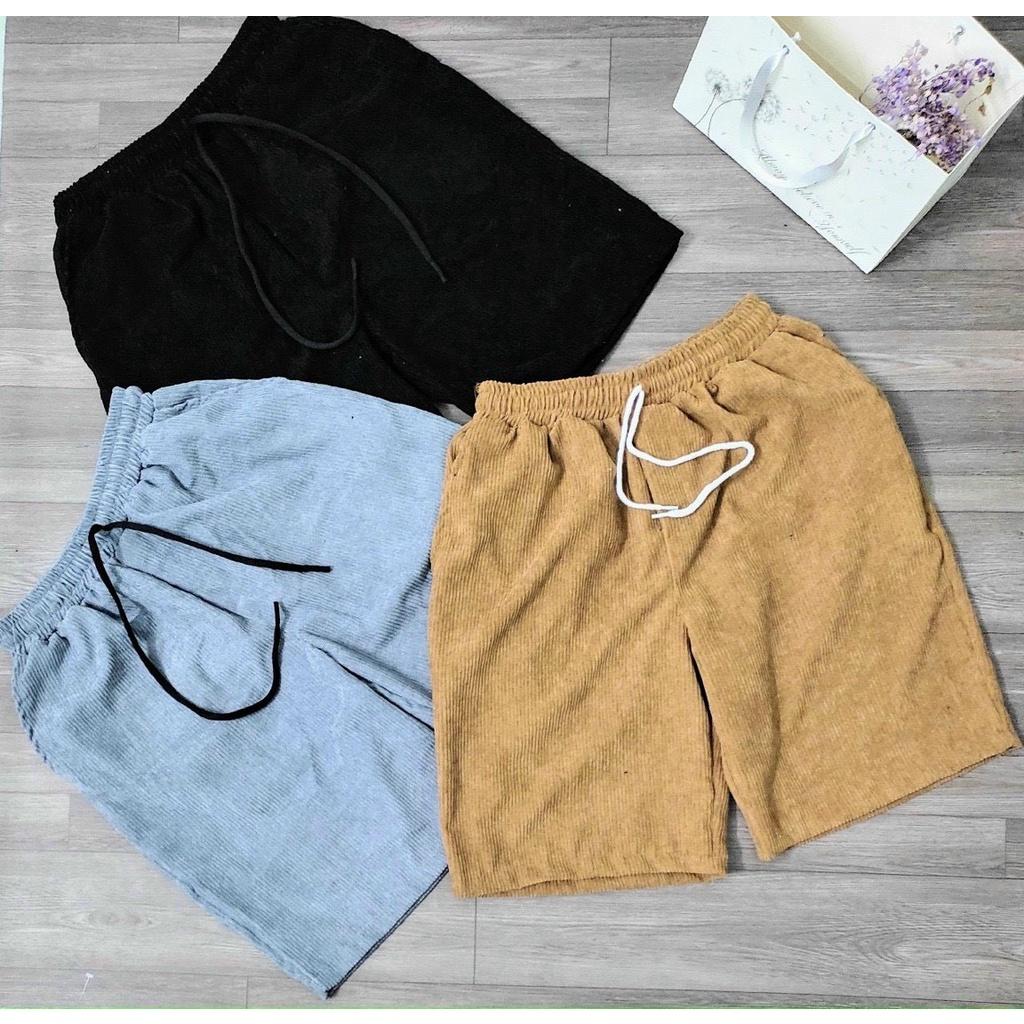 Quần short lửng có túi rộng 2 bên và túi sau đựng được nhiều thứ. Quần short chất nhung tăm dày dặn mặc thoải mái K075
