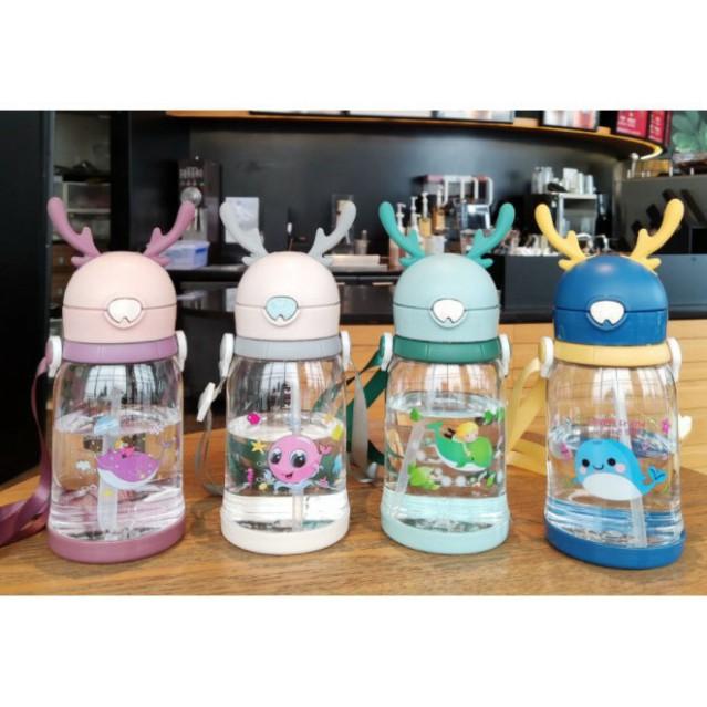 Bình đựng nước nhựa sừng hươu có ống hút loại 550ml cao cấp