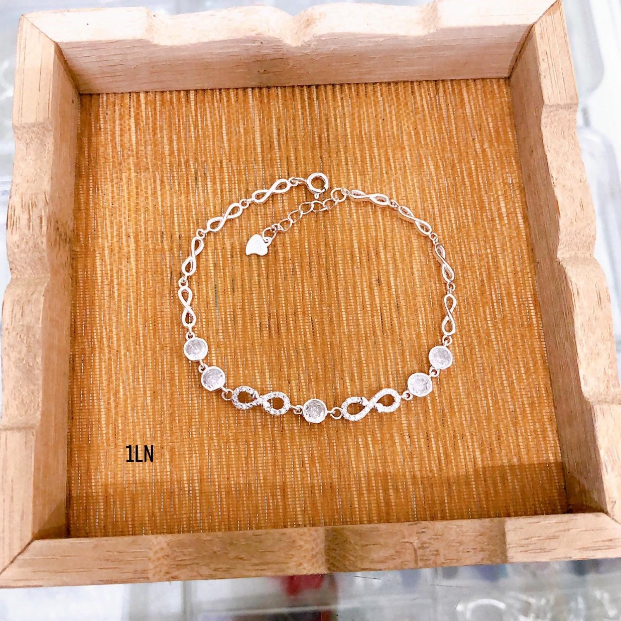 Lắc tay nữ thời trang chất liệu bằng bạc s925 MS011t