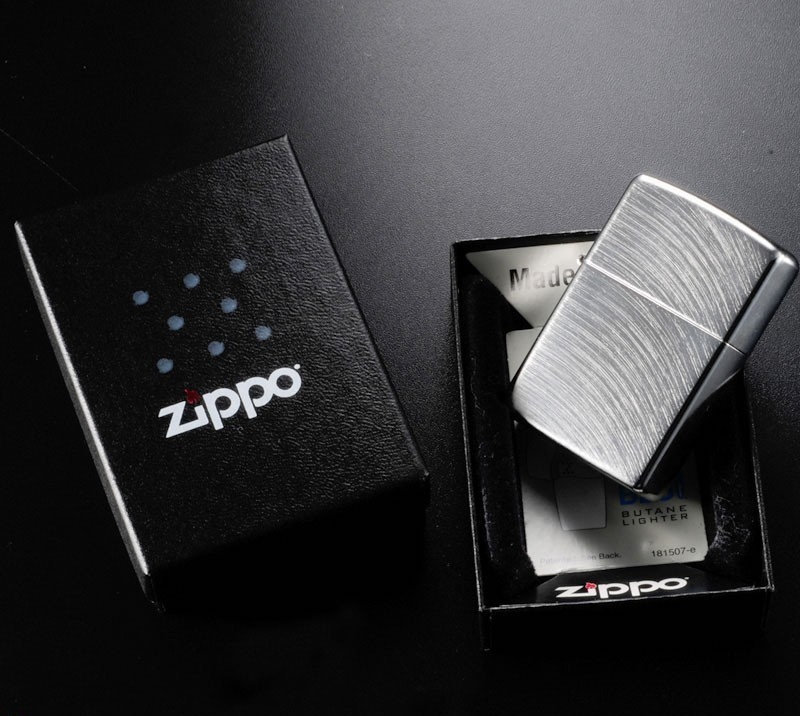 Bật Lửa Zippo Chrome Arch